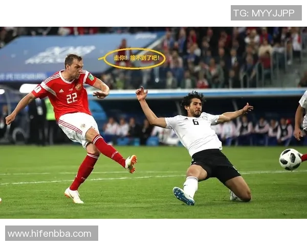 足球场上的笑点瞬间：球星们的爆笑失误和搞笑反应大集锦