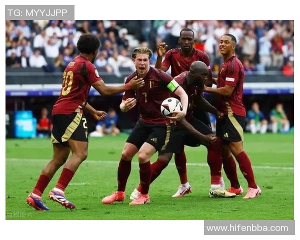 球迷热情涌动亲临现场为足球球星追星留下难忘瞬间